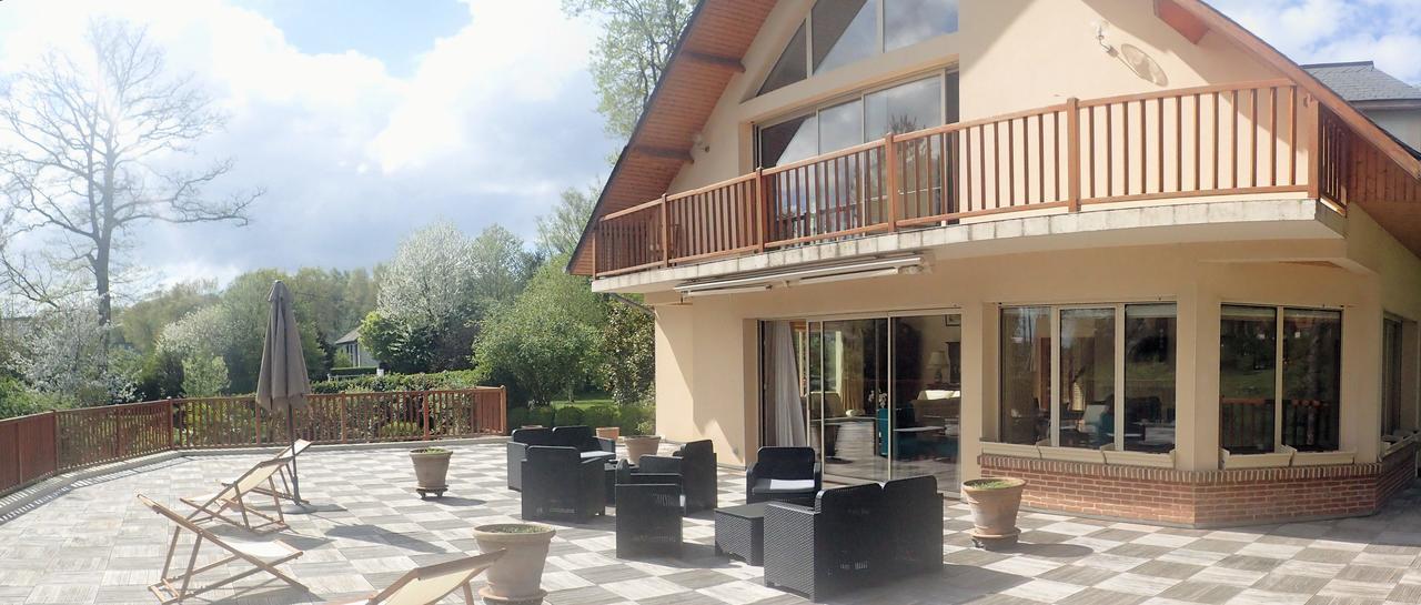 Au Charme Du Lac Espace Bien Etre Et Piscine Chauffe Proche Parc Et Restaurant Du Casino Forges-les-Eaux Exterior photo